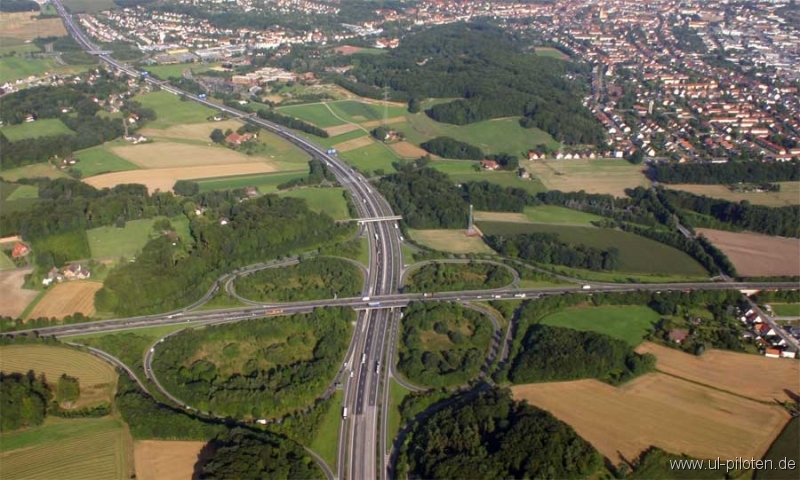 Autobahnkreuz A30-A33