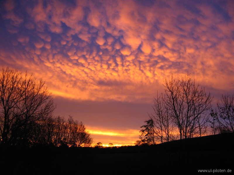 Sonnenuntergang und Wolken