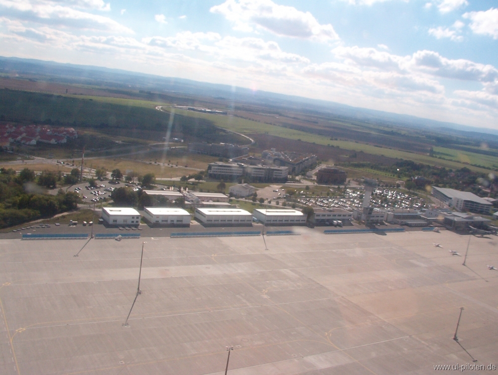 �berfug Erfurt Flughafen