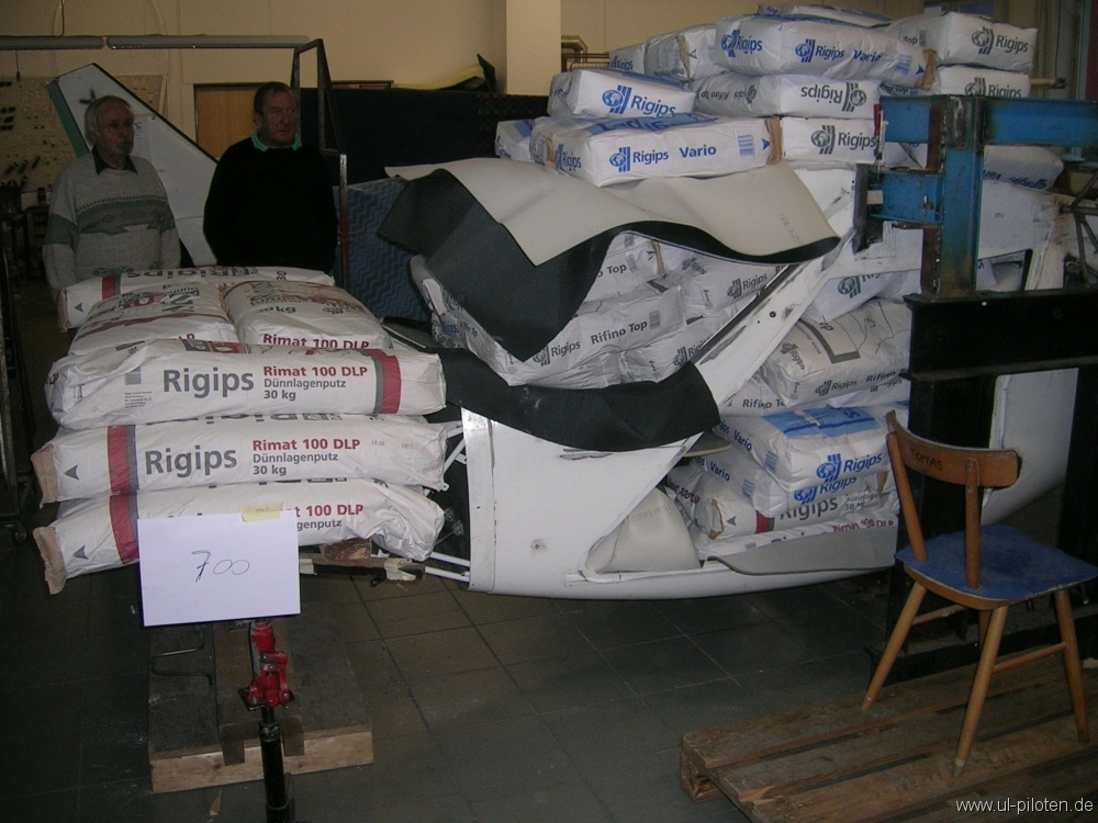 vielleicht kann es tragen zwei Piloten 70 kg?