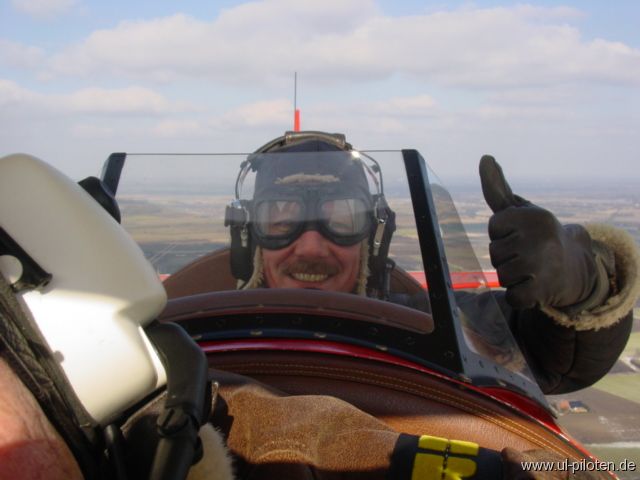 Ein gl�cklicher Kiebitzpilot